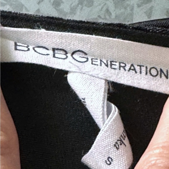 BCBGeneration Black VELVET PEPLUM V-NECK TOP Size Small - Picture 10 of 11